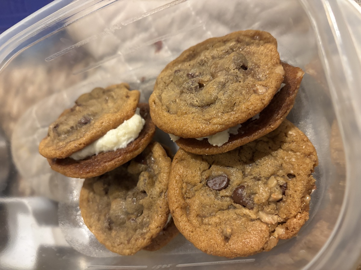 Cookie sandwiches